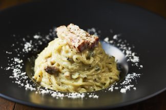 ベーコンとキノコのバジルクリームパスタ