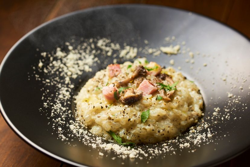 ベーコンとキノコのバジルクリームリゾット